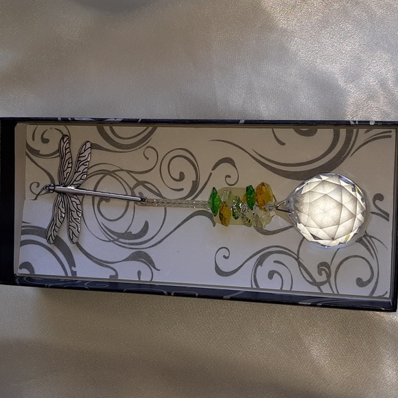 Wishing Thread Eternity crystal with  silver dragon fly. - Picture 5 of 11